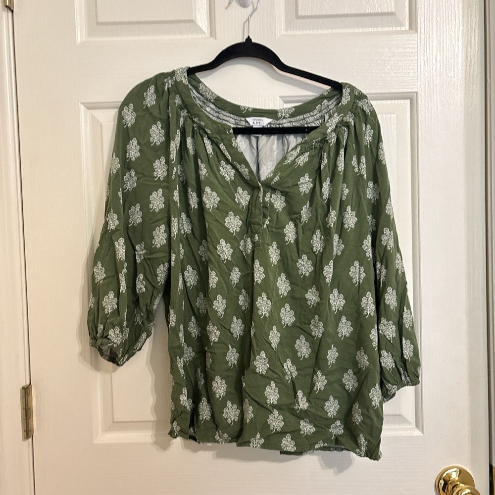 crown & ivy Olive Green Printed Peasant Top